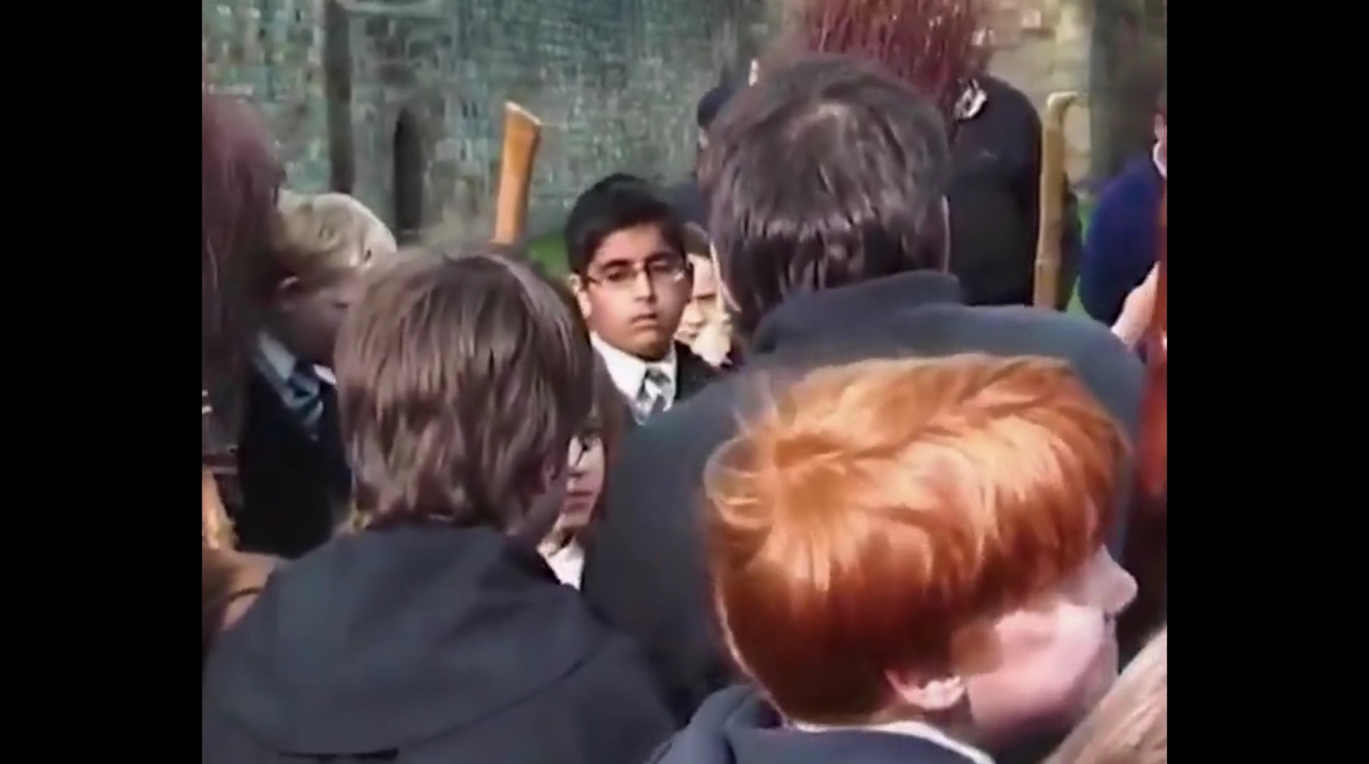 EmmaWatsonFan-dot-nl_HarryPotter-ReturnToHogwarts0820.jpg