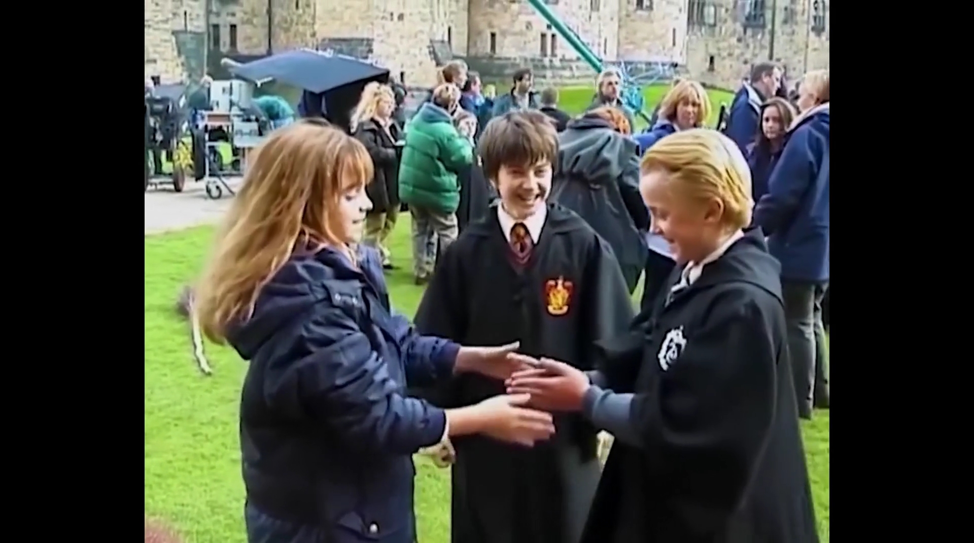 EmmaWatsonFan-dot-nl_HarryPotter-ReturnToHogwarts0863.jpg