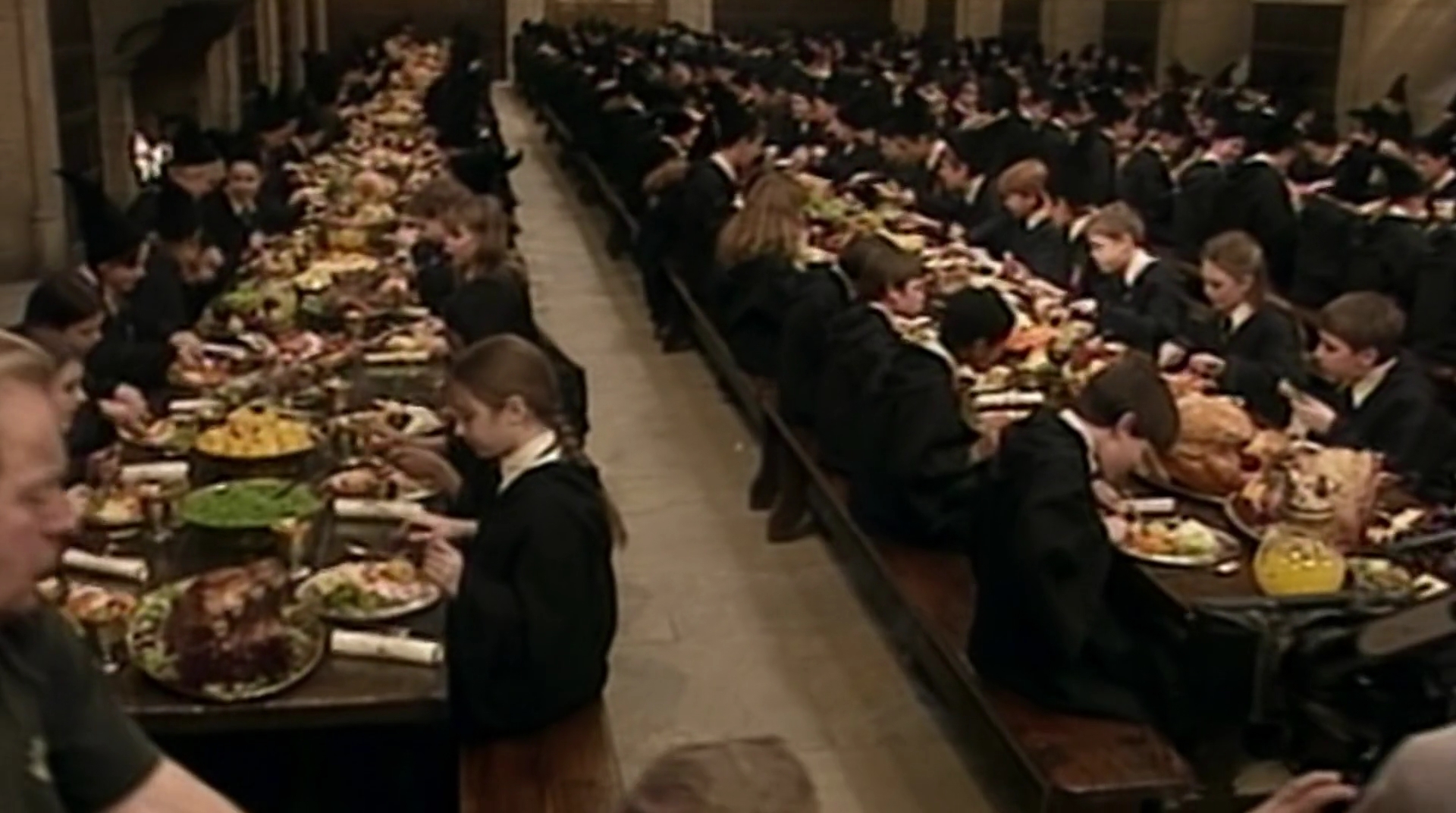 EmmaWatsonFan-dot-nl_HarryPotter-ReturnToHogwarts1158.jpg