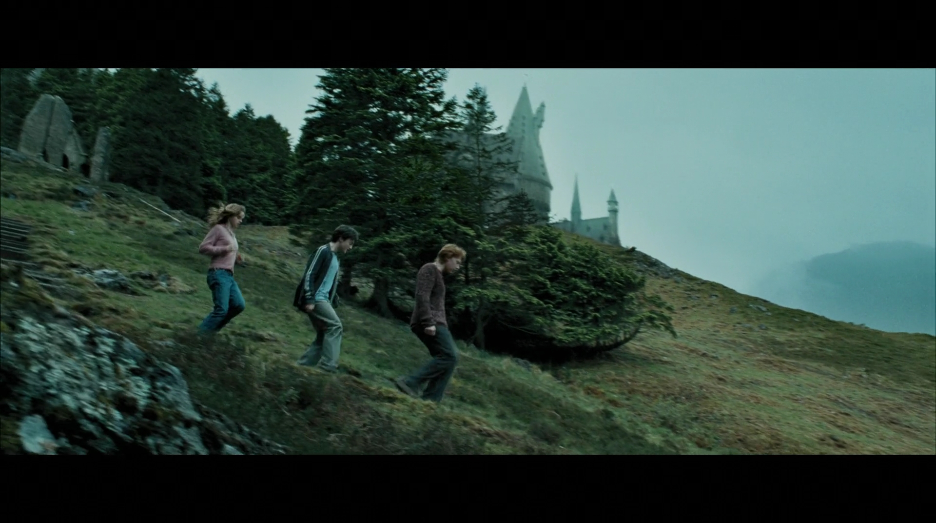 EmmaWatsonFan-dot-nl_HarryPotter-ReturnToHogwarts1905.jpg