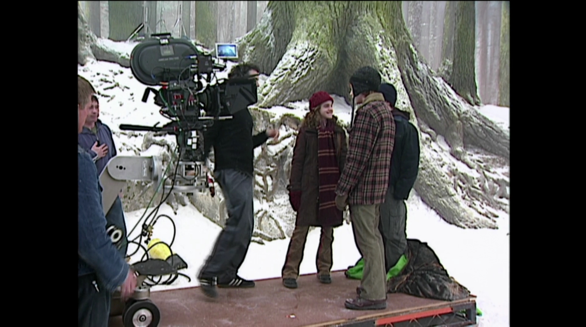 EmmaWatsonFan-dot-nl_HarryPotter-ReturnToHogwarts2253.jpg