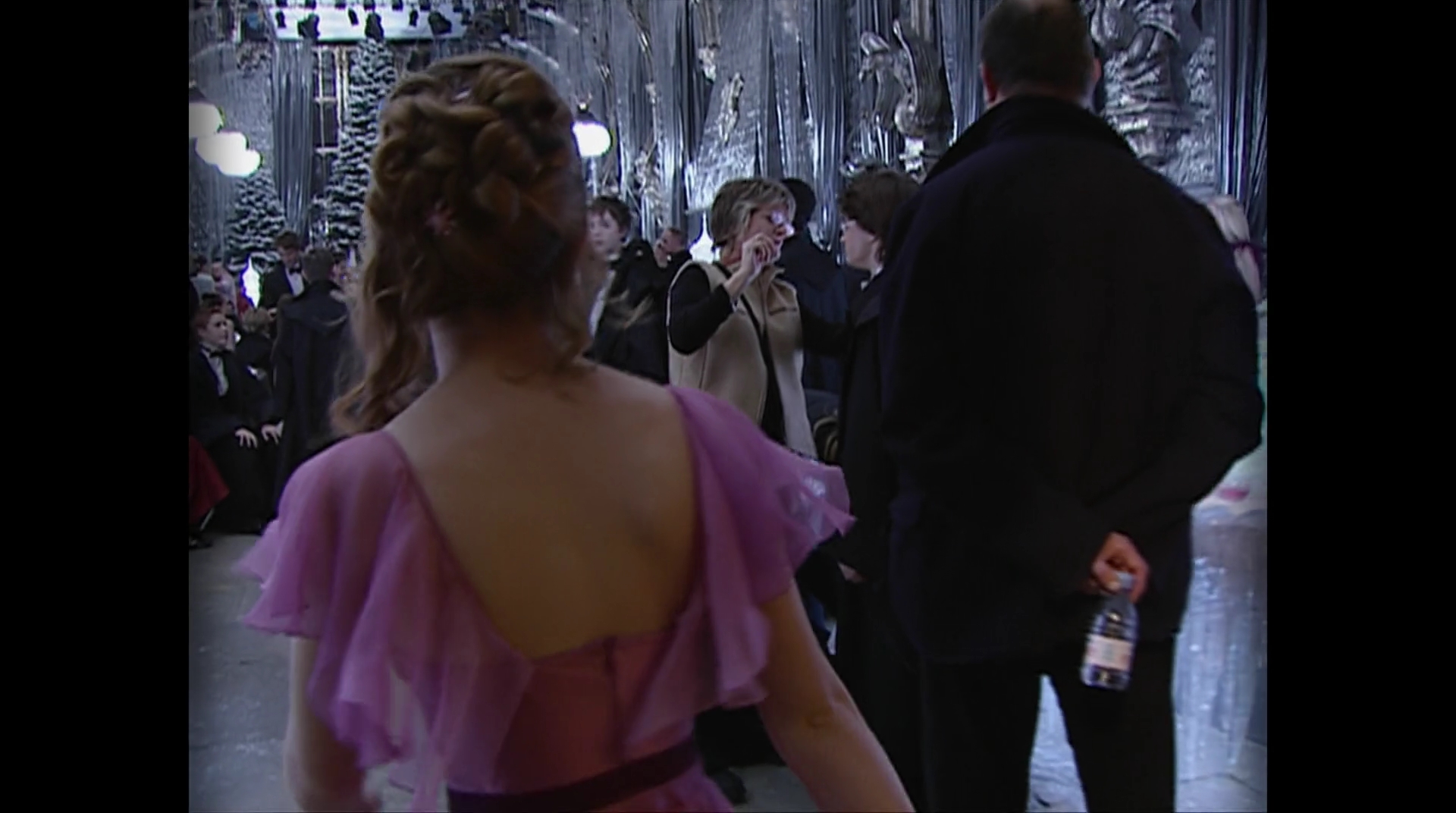 EmmaWatsonFan-dot-nl_HarryPotter-ReturnToHogwarts2860.jpg