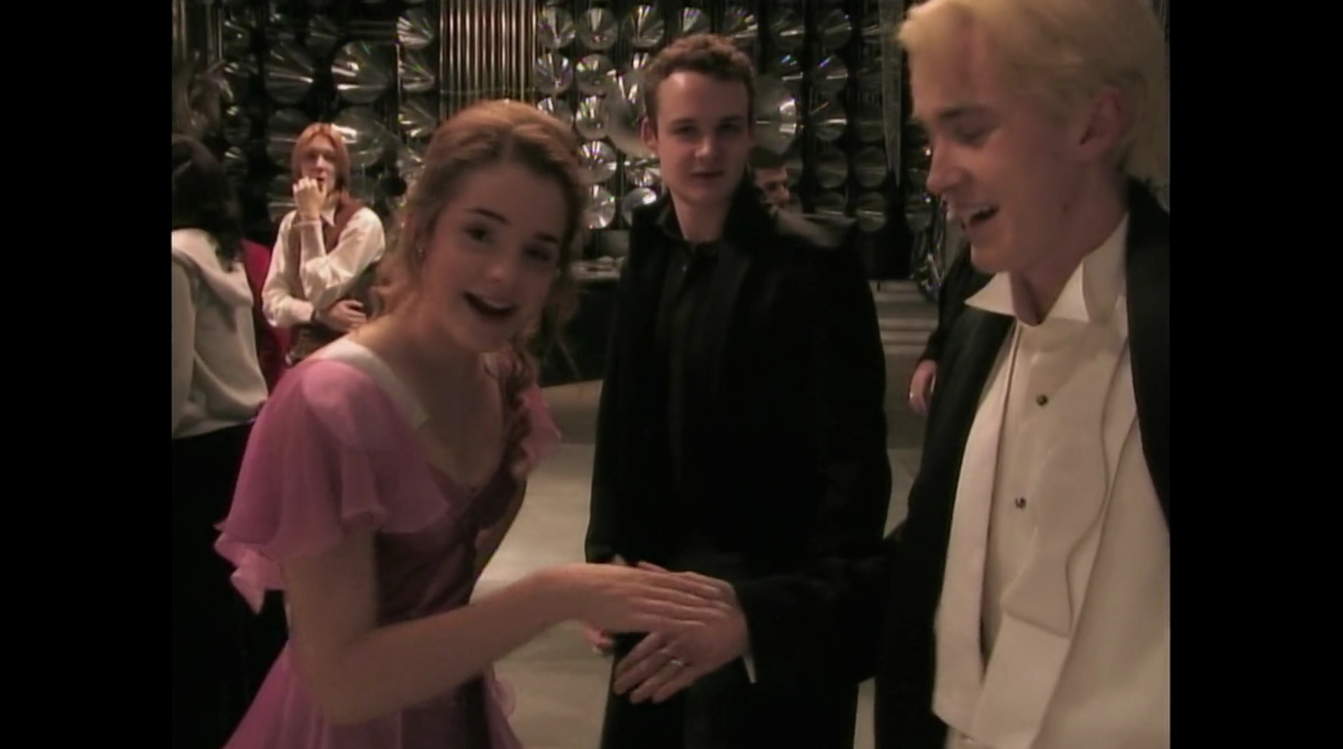 EmmaWatsonFan-dot-nl_HarryPotter-ReturnToHogwarts2956.jpg