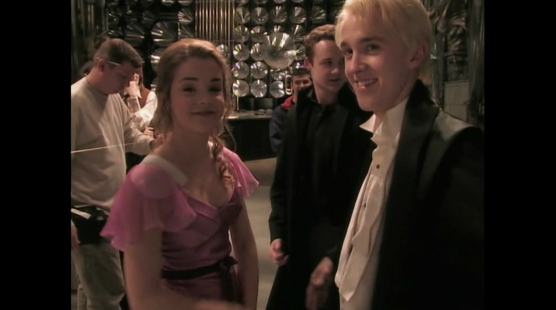 EmmaWatsonFan-dot-nl_HarryPotter-ReturnToHogwarts2958.jpg