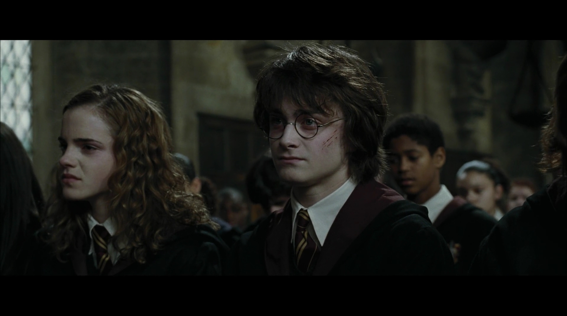 EmmaWatsonFan-dot-nl_HarryPotter-ReturnToHogwarts3254.jpg
