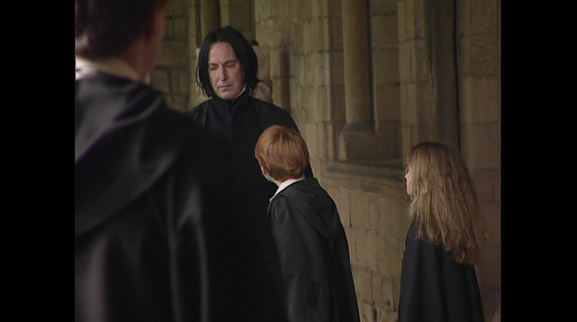 EmmaWatsonFan-dot-nl_HarryPotter-ReturnToHogwarts4476.jpg