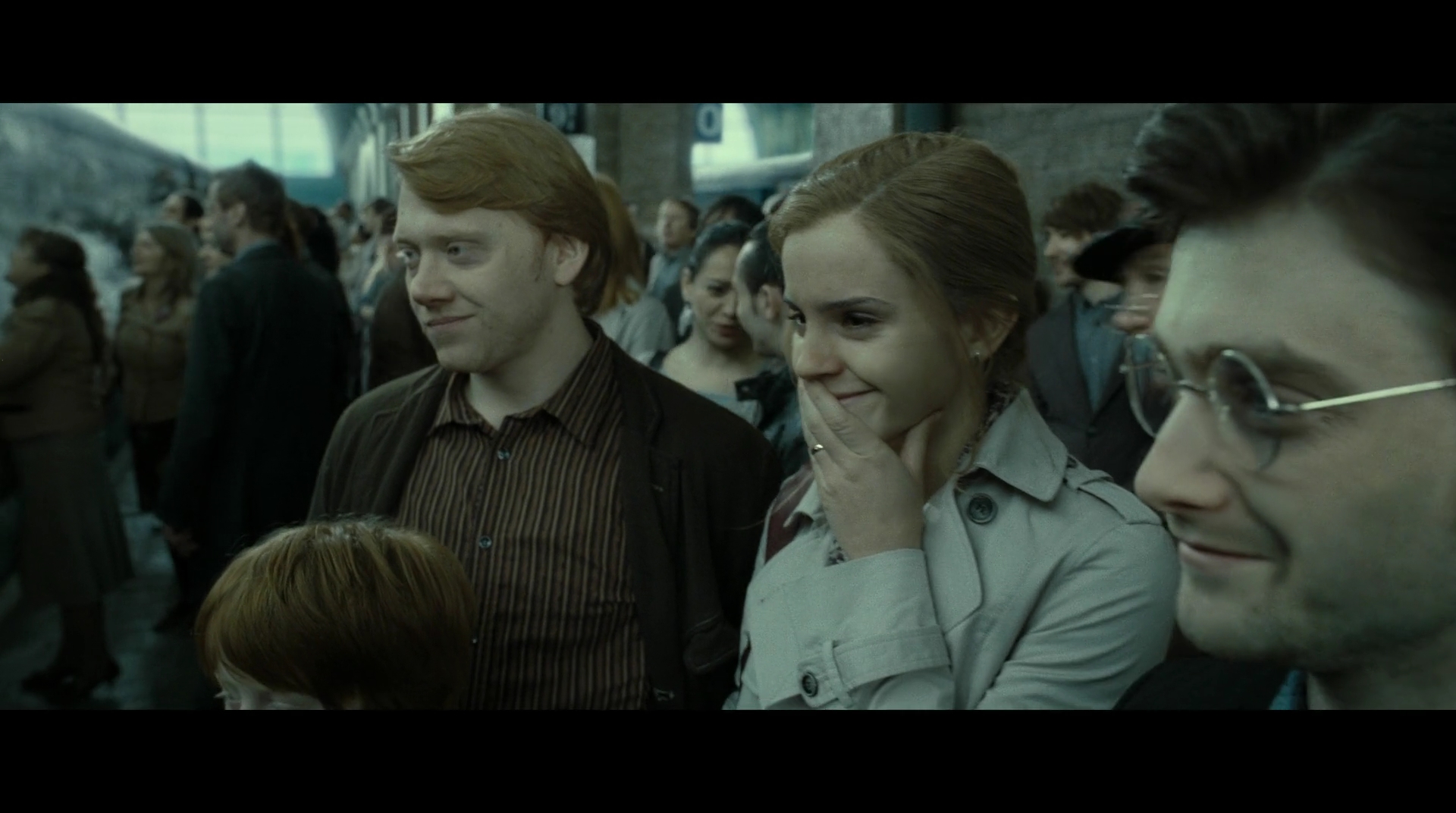 EmmaWatsonFan-dot-nl_HarryPotter-ReturnToHogwarts4812.jpg