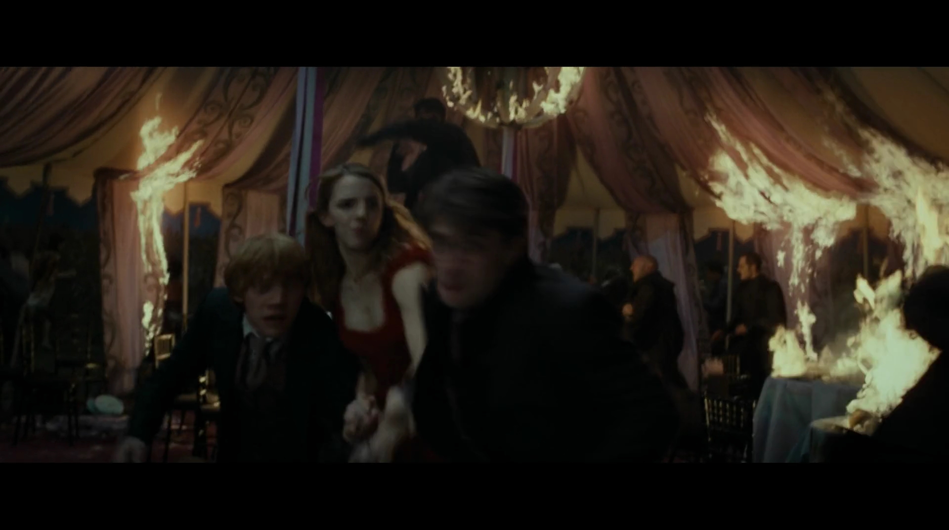 EmmaWatsonFan-dot-nl_HarryPotter-ReturnToHogwarts4827.jpg