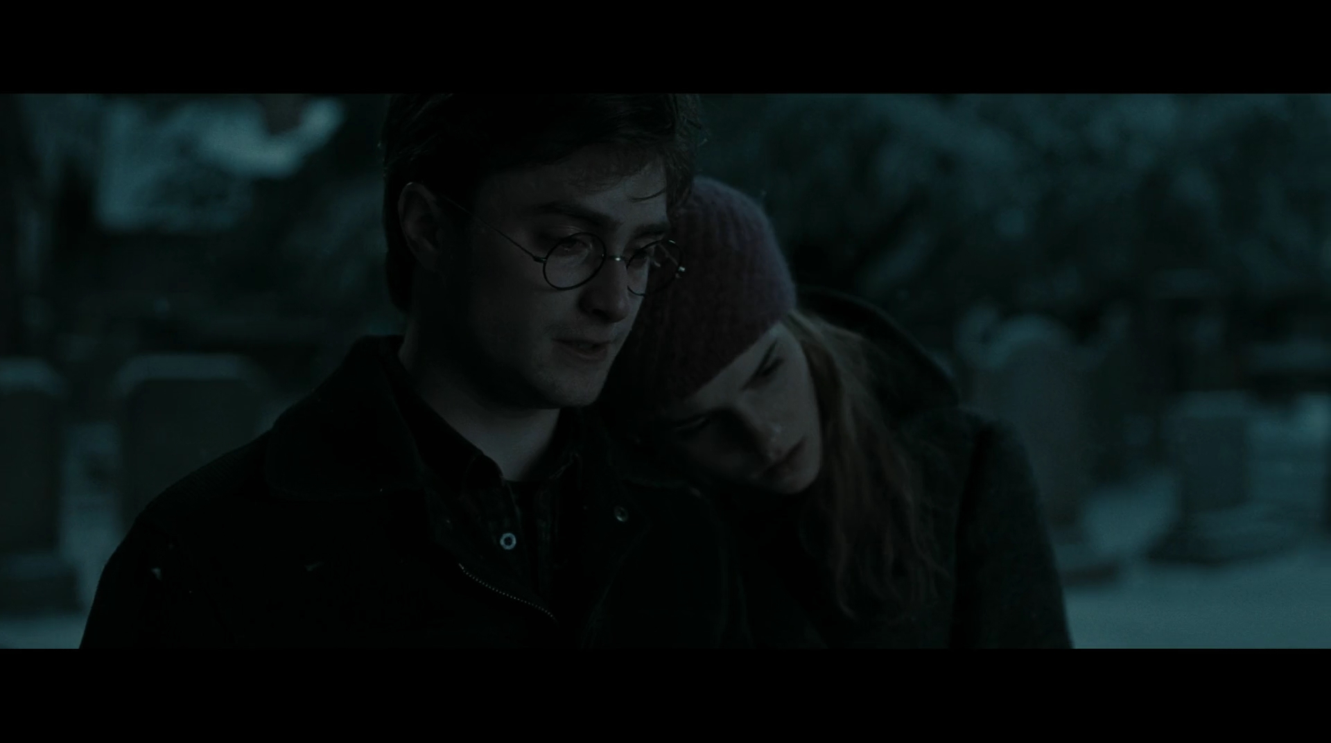 EmmaWatsonFan-dot-nl_HarryPotter-ReturnToHogwarts4839.jpg