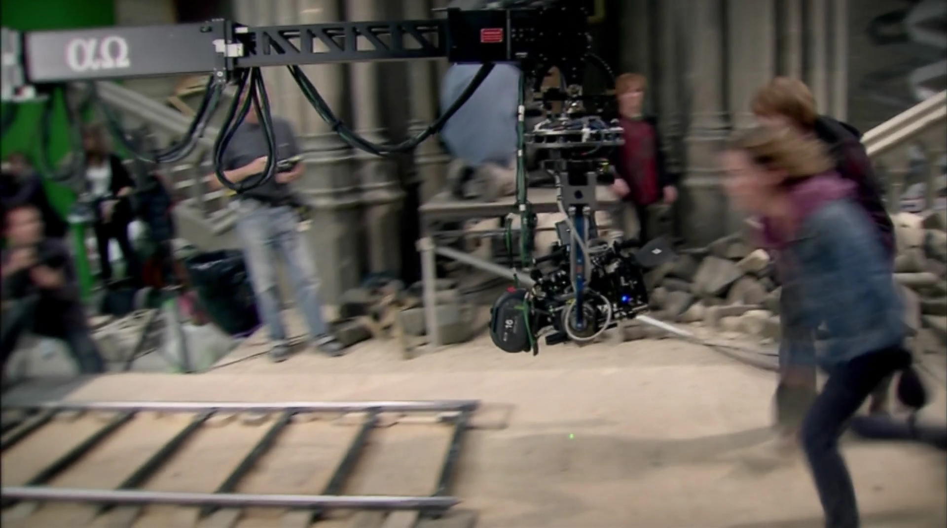 EmmaWatsonFan-dot-nl_HarryPotter-ReturnToHogwarts4872.jpg
