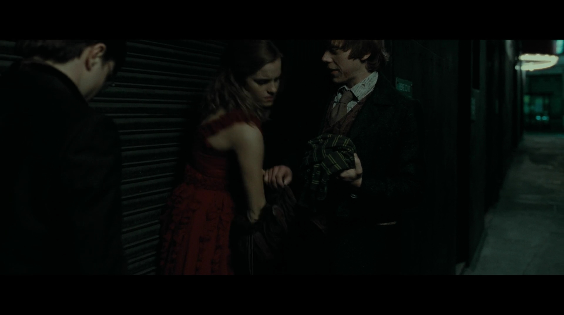 EmmaWatsonFan-dot-nl_HarryPotter-ReturnToHogwarts4902.jpg EmmaWatsonFan-dot-nl_HarryPotter-ReturnToHogwarts4902.jpg