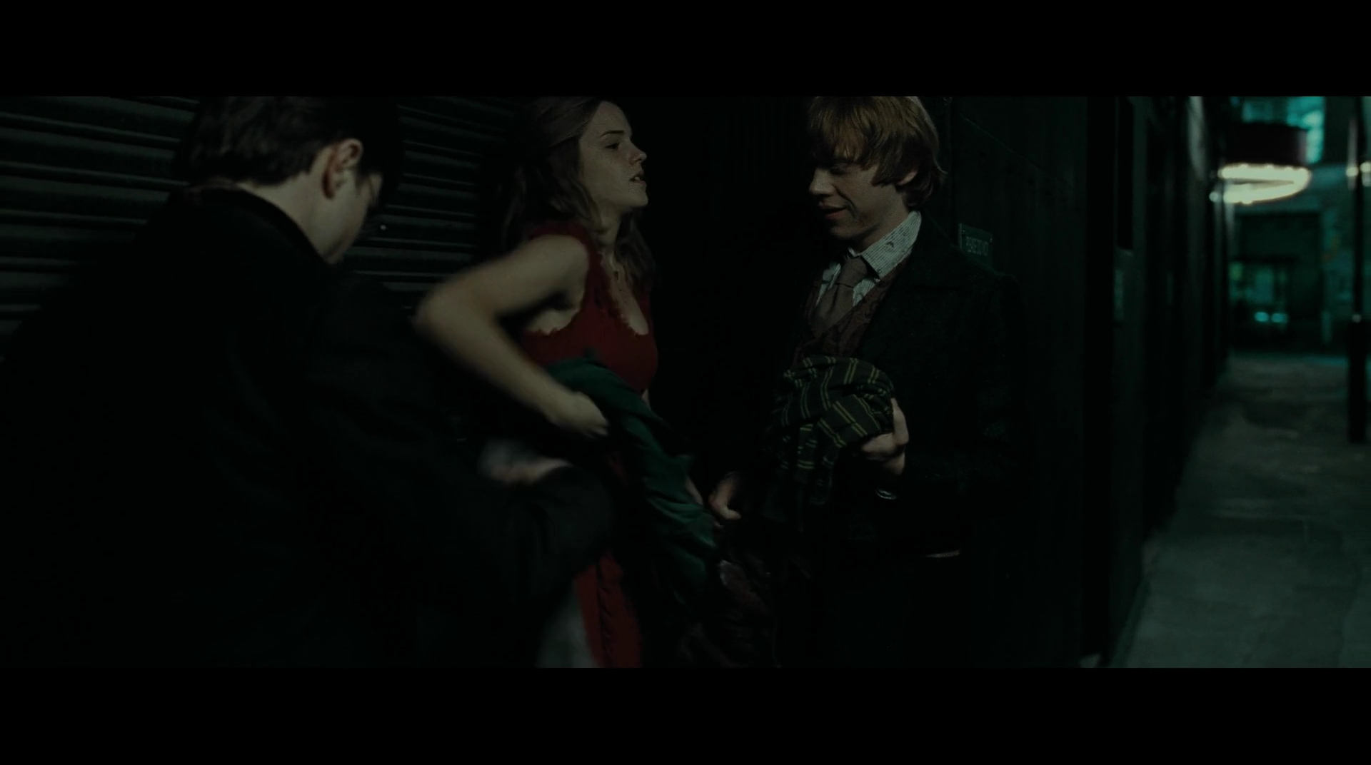 EmmaWatsonFan-dot-nl_HarryPotter-ReturnToHogwarts4904.jpg