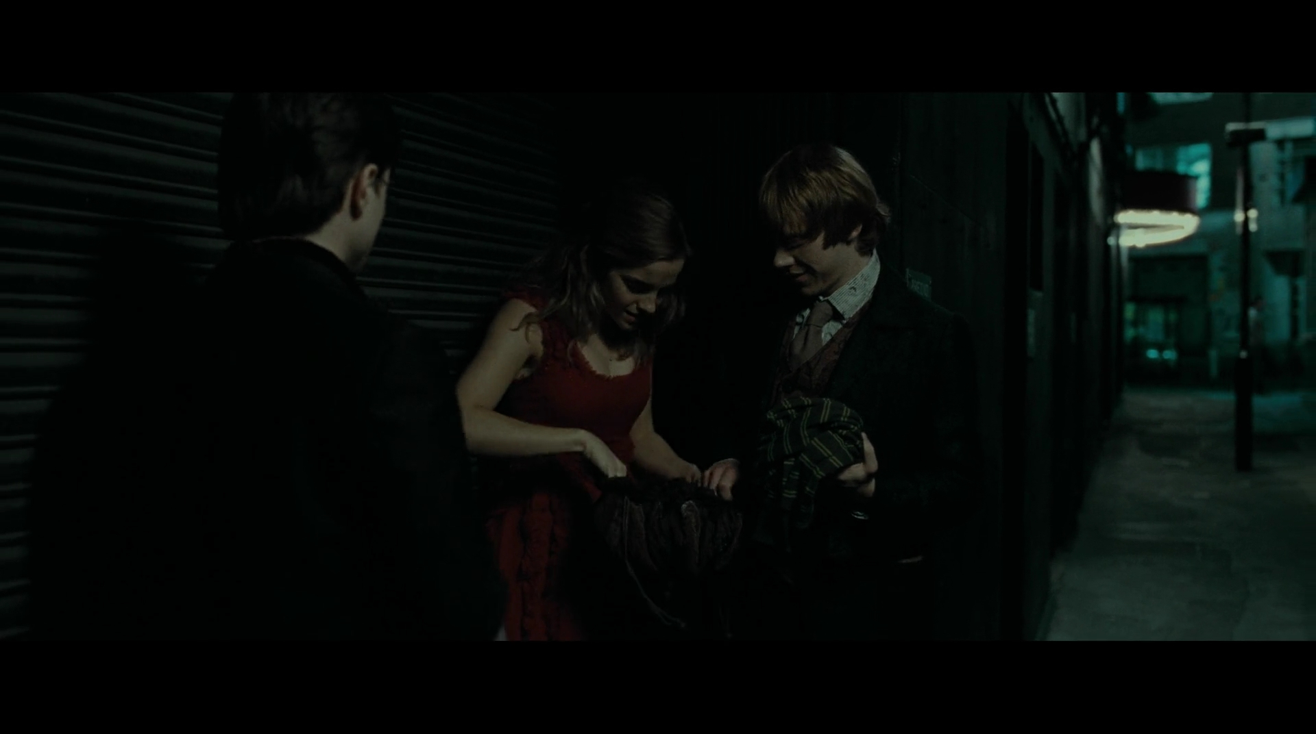 EmmaWatsonFan-dot-nl_HarryPotter-ReturnToHogwarts4907.jpg EmmaWatsonFan-dot-nl_HarryPotter-ReturnToHogwarts4907.jpg