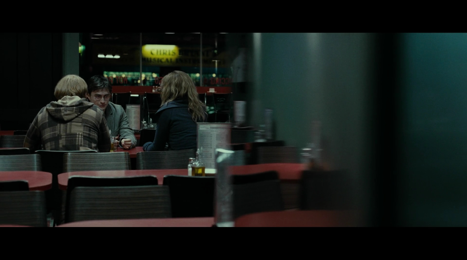 EmmaWatsonFan-dot-nl_HarryPotter-ReturnToHogwarts4910.jpg EmmaWatsonFan-dot-nl_HarryPotter-ReturnToHogwarts4910.jpg