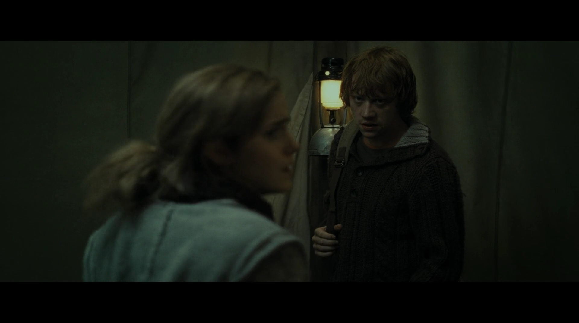 EmmaWatsonFan-dot-nl_HarryPotter-ReturnToHogwarts4933.jpg
