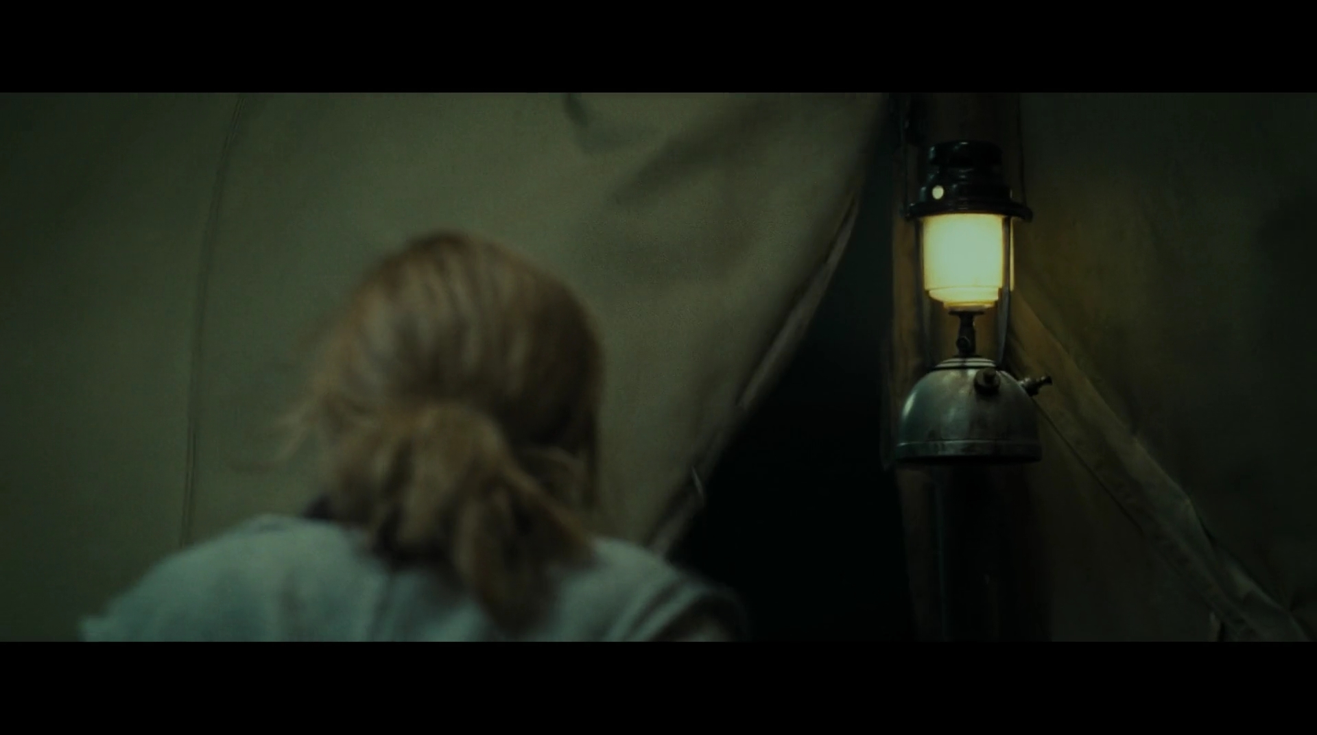 EmmaWatsonFan-dot-nl_HarryPotter-ReturnToHogwarts4943.jpg
