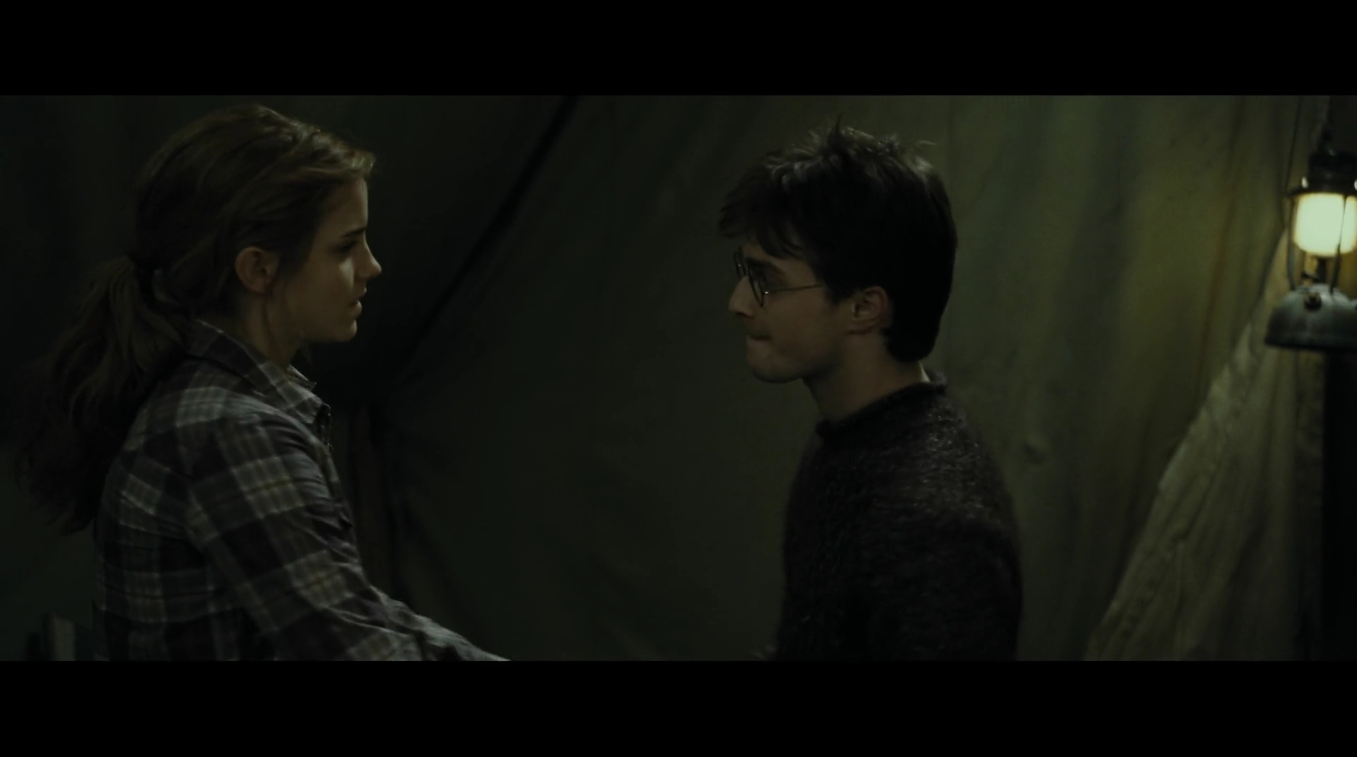 EmmaWatsonFan-dot-nl_HarryPotter-ReturnToHogwarts4980.jpg EmmaWatsonFan-dot-nl_HarryPotter-ReturnToHogwarts4980.jpg