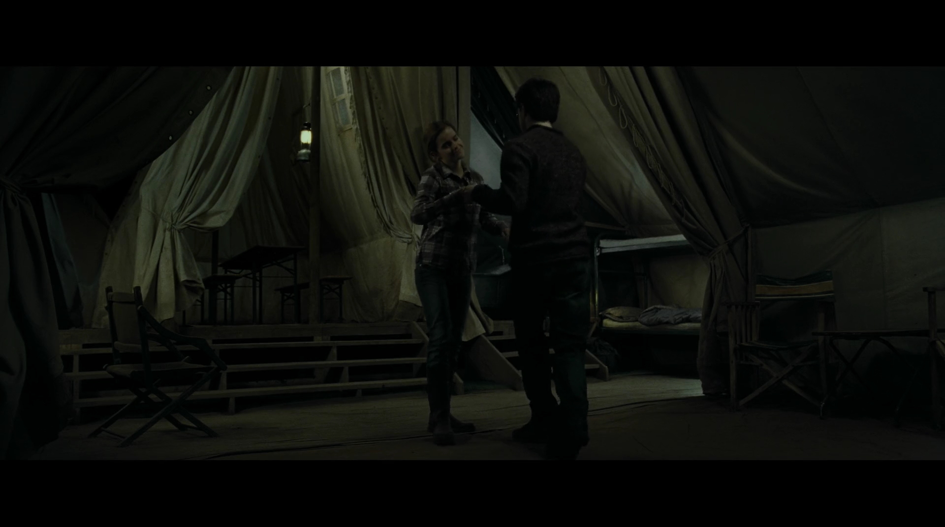 EmmaWatsonFan-dot-nl_HarryPotter-ReturnToHogwarts4989.jpg EmmaWatsonFan-dot-nl_HarryPotter-ReturnToHogwarts4989.jpg