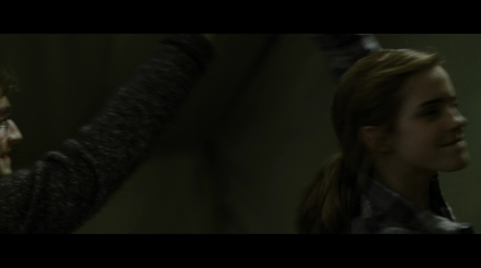 EmmaWatsonFan-dot-nl_HarryPotter-ReturnToHogwarts4995.jpg EmmaWatsonFan-dot-nl_HarryPotter-ReturnToHogwarts4995.jpg