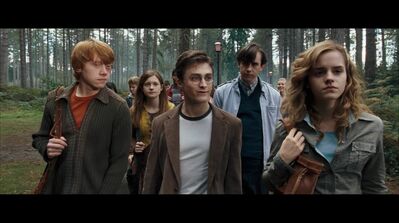 EmmaWatsonFan-dot-nl_HarryPotter-ReturnToHogwarts3851.jpg