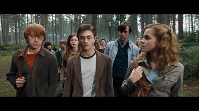 EmmaWatsonFan-dot-nl_HarryPotter-ReturnToHogwarts3852.jpg