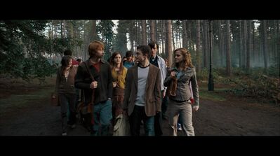 EmmaWatsonFan-dot-nl_HarryPotter-ReturnToHogwarts3860.jpg