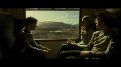 EmmaWatsonFan-dot-nl_HarryPotter-ReturnToHogwarts4191.jpg