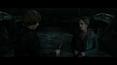 EmmaWatsonFan-dot-nl_HarryPotter-ReturnToHogwarts5169.jpg