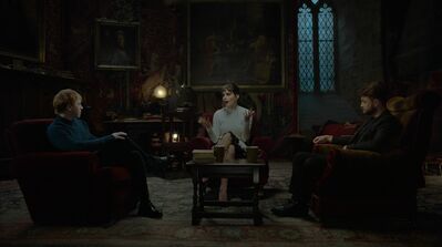 EmmaWatsonFan-dot-nl_HarryPotter-ReturnToHogwarts5185.jpg