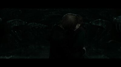 EmmaWatsonFan-dot-nl_HarryPotter-ReturnToHogwarts5258.jpg