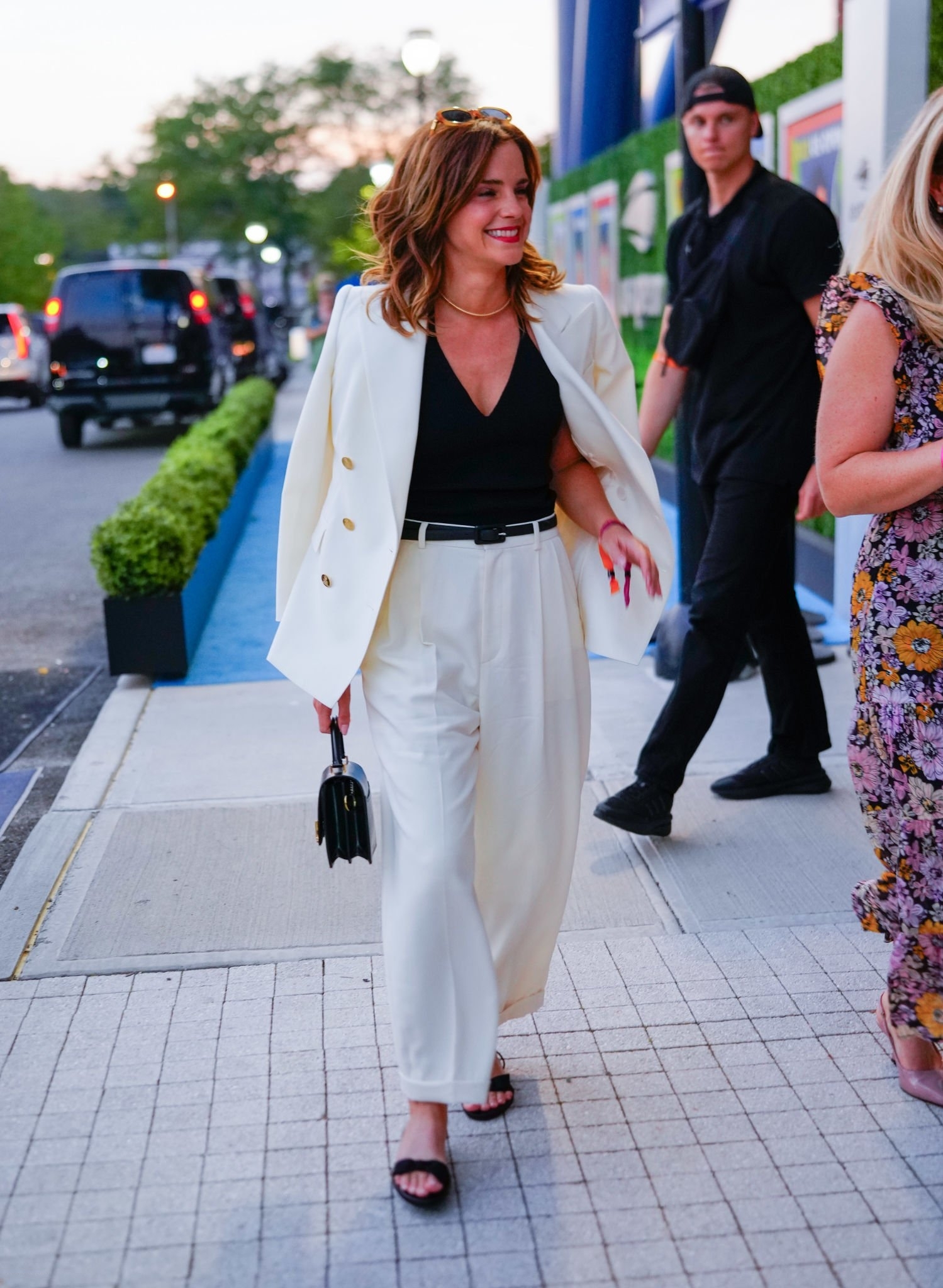 arriving008.jpg