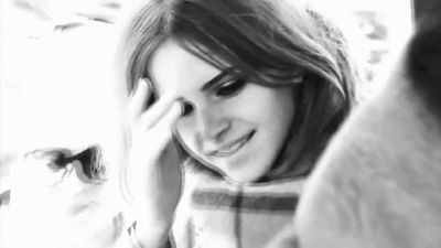 EmmaWatsonFan-nl_2009BurberryAutumWinterCampaign-BTS0093.jpg