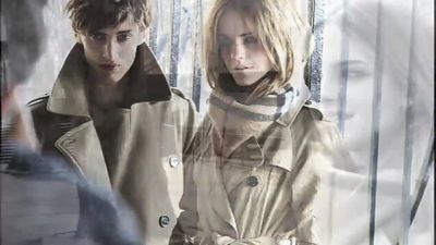 EmmaWatsonFan-nl_2009BurberryAutumWinterCampaign-BTS0094.jpg