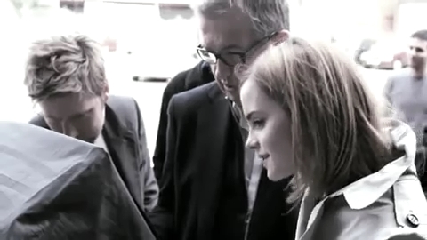 EmmaWatsonFan_dot_nl-2009BurberryCampaign0079.jpg EmmaWatsonFan_dot_nl-2009BurberryCampaign0079.jpg