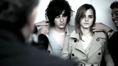 EmmaWatsonFan_dot_nl-2009BurberryCampaign0048.jpg