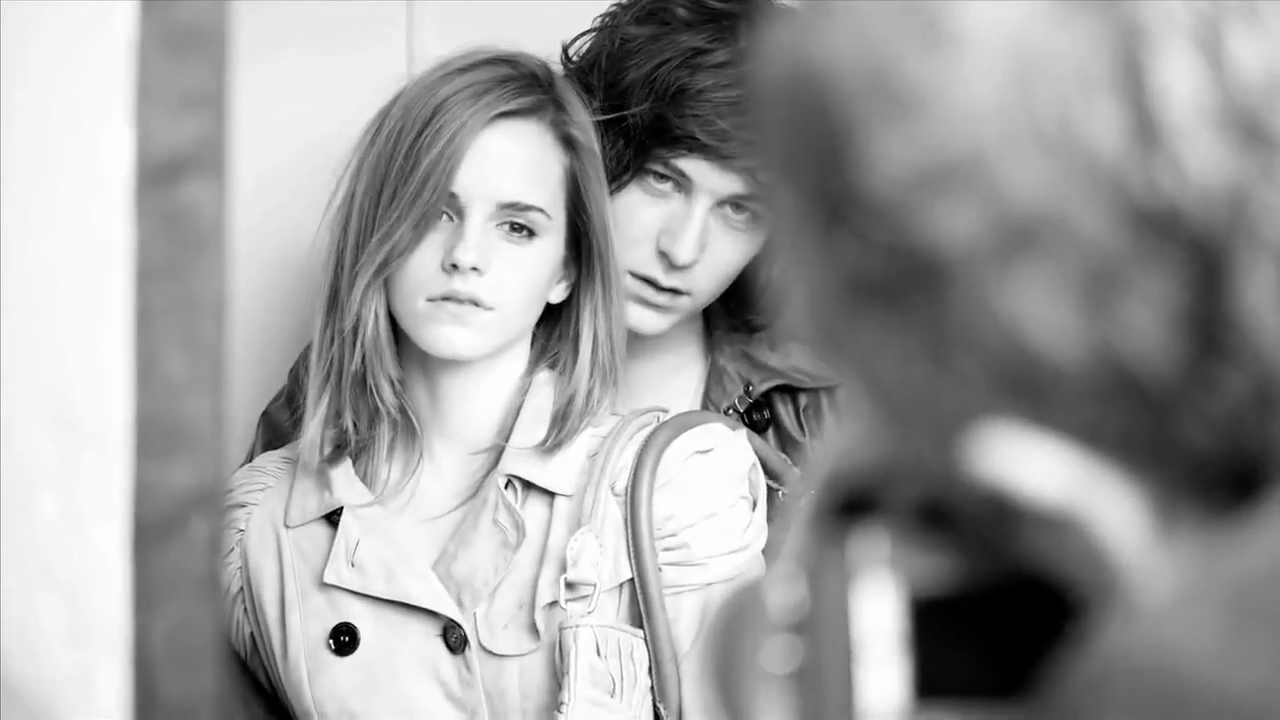EmmaWatsonFan-nl_2010BurberrySprinSummerCampaign0027.jpg