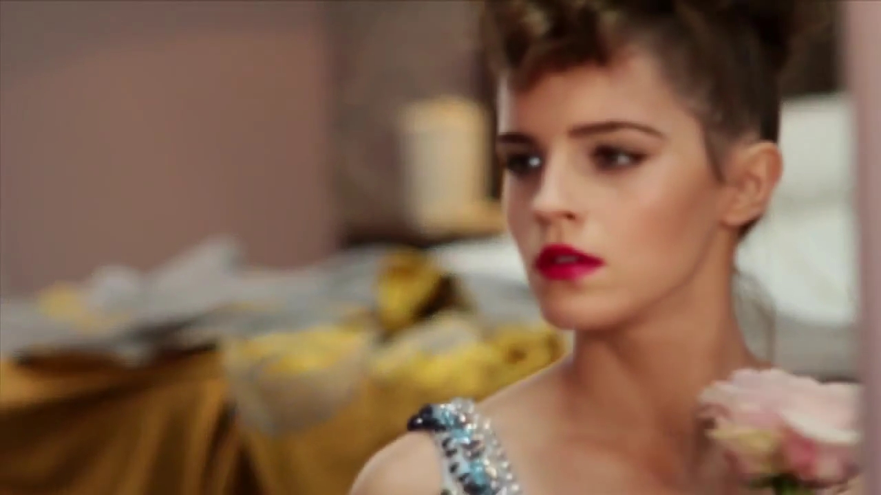 EmmaWatsonFan-nl_2014Wonderland0009.jpg