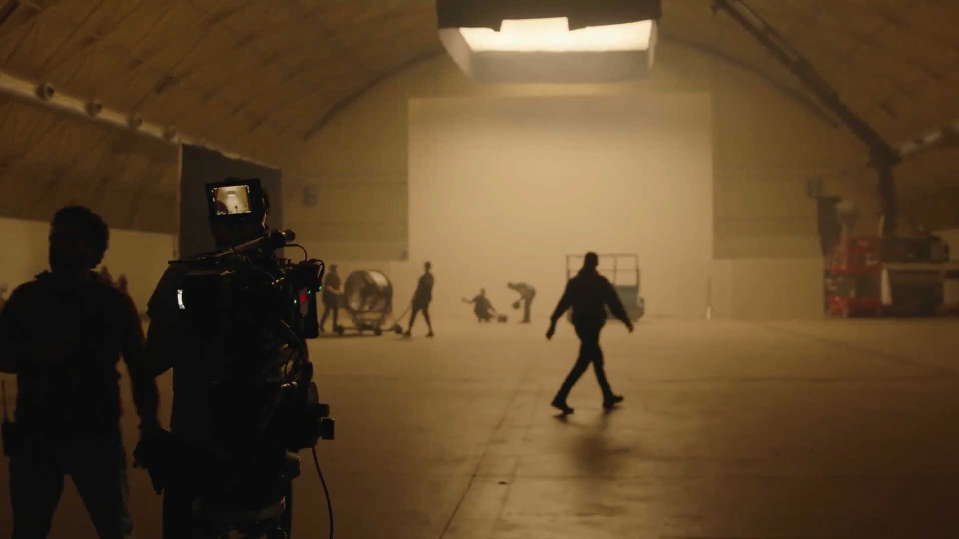 EmmaWatsonFan-dot-nl_2022PradaParadoxeFilm-MakingOf0002.jpg EmmaWatsonFan-dot-nl_2022PradaParadoxeFilm-MakingOf0002.jpg