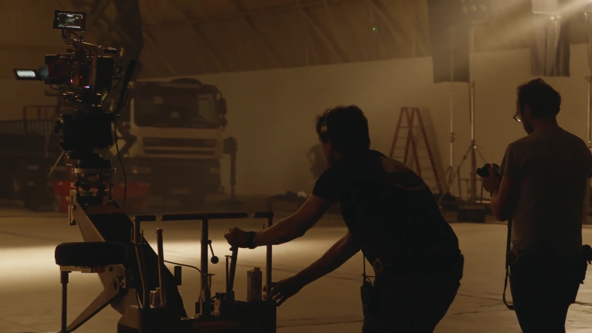 EmmaWatsonFan-dot-nl_2022PradaParadoxeFilm-MakingOf0004.jpg EmmaWatsonFan-dot-nl_2022PradaParadoxeFilm-MakingOf0004.jpg