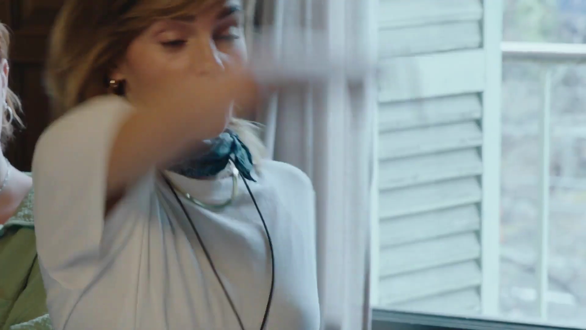 EmmaWatsonFan-dot-nl_2022PradaParadoxeFilm-MakingOf0036.jpg EmmaWatsonFan-dot-nl_2022PradaParadoxeFilm-MakingOf0036.jpg