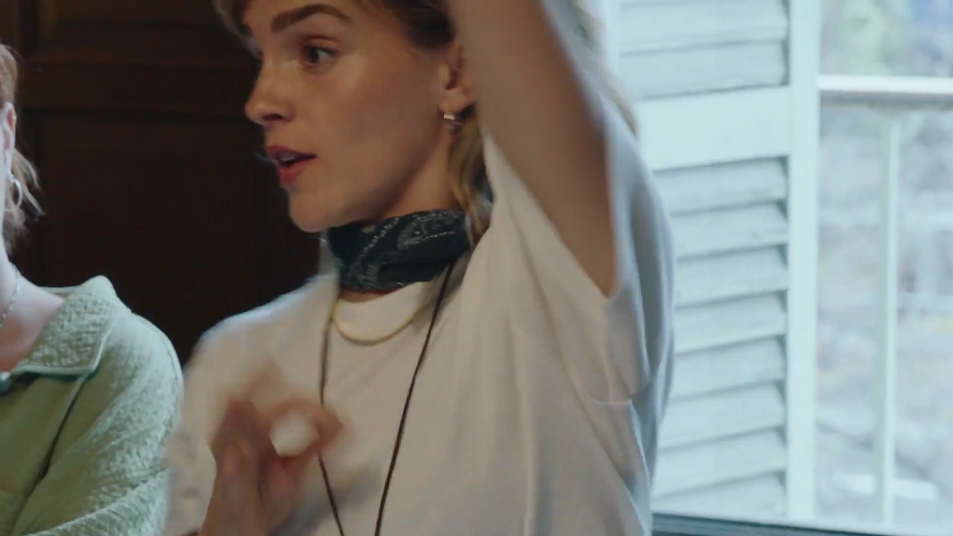 EmmaWatsonFan-dot-nl_2022PradaParadoxeFilm-MakingOf0037.jpg EmmaWatsonFan-dot-nl_2022PradaParadoxeFilm-MakingOf0037.jpg