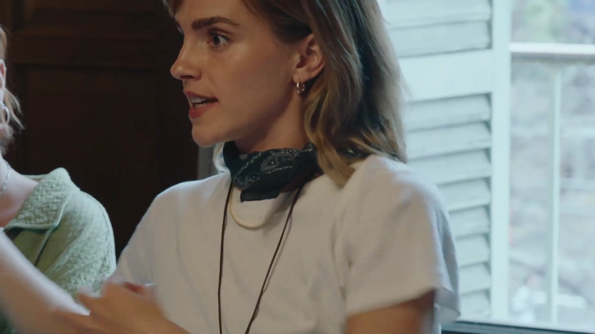 EmmaWatsonFan-dot-nl_2022PradaParadoxeFilm-MakingOf0038.jpg EmmaWatsonFan-dot-nl_2022PradaParadoxeFilm-MakingOf0038.jpg