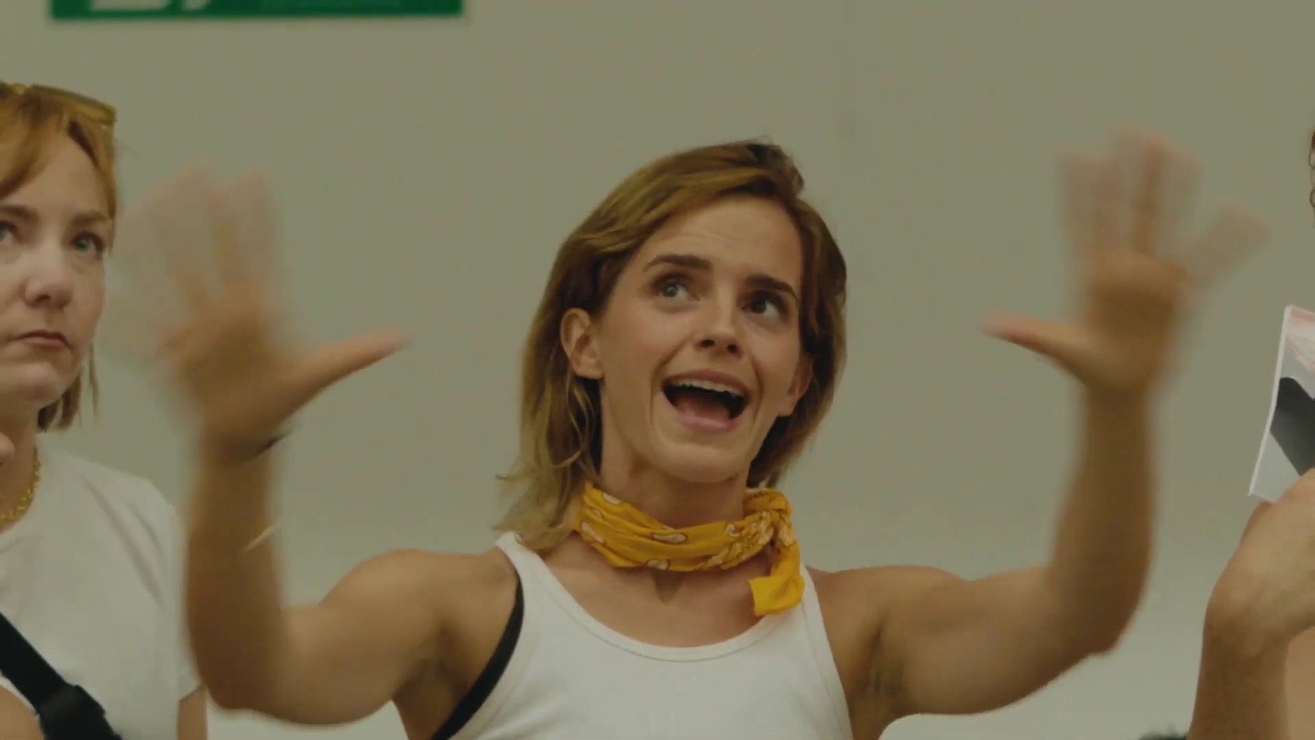 EmmaWatsonFan-dot-nl_2022PradaParadoxeFilm-MakingOf0041.jpg EmmaWatsonFan-dot-nl_2022PradaParadoxeFilm-MakingOf0041.jpg