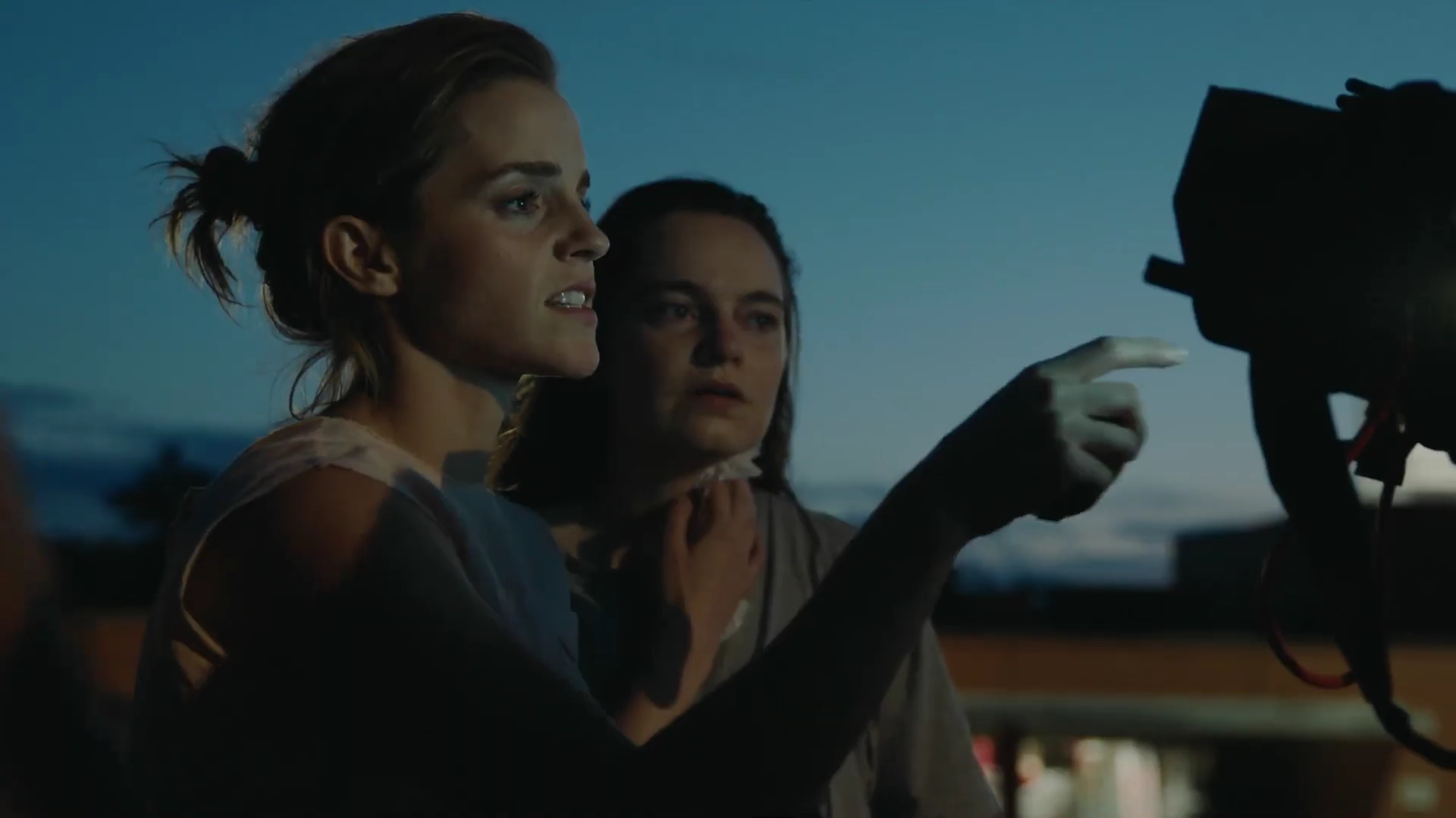 EmmaWatsonFan-dot-nl_2022PradaParadoxeFilm-MakingOf0042.jpg EmmaWatsonFan-dot-nl_2022PradaParadoxeFilm-MakingOf0042.jpg