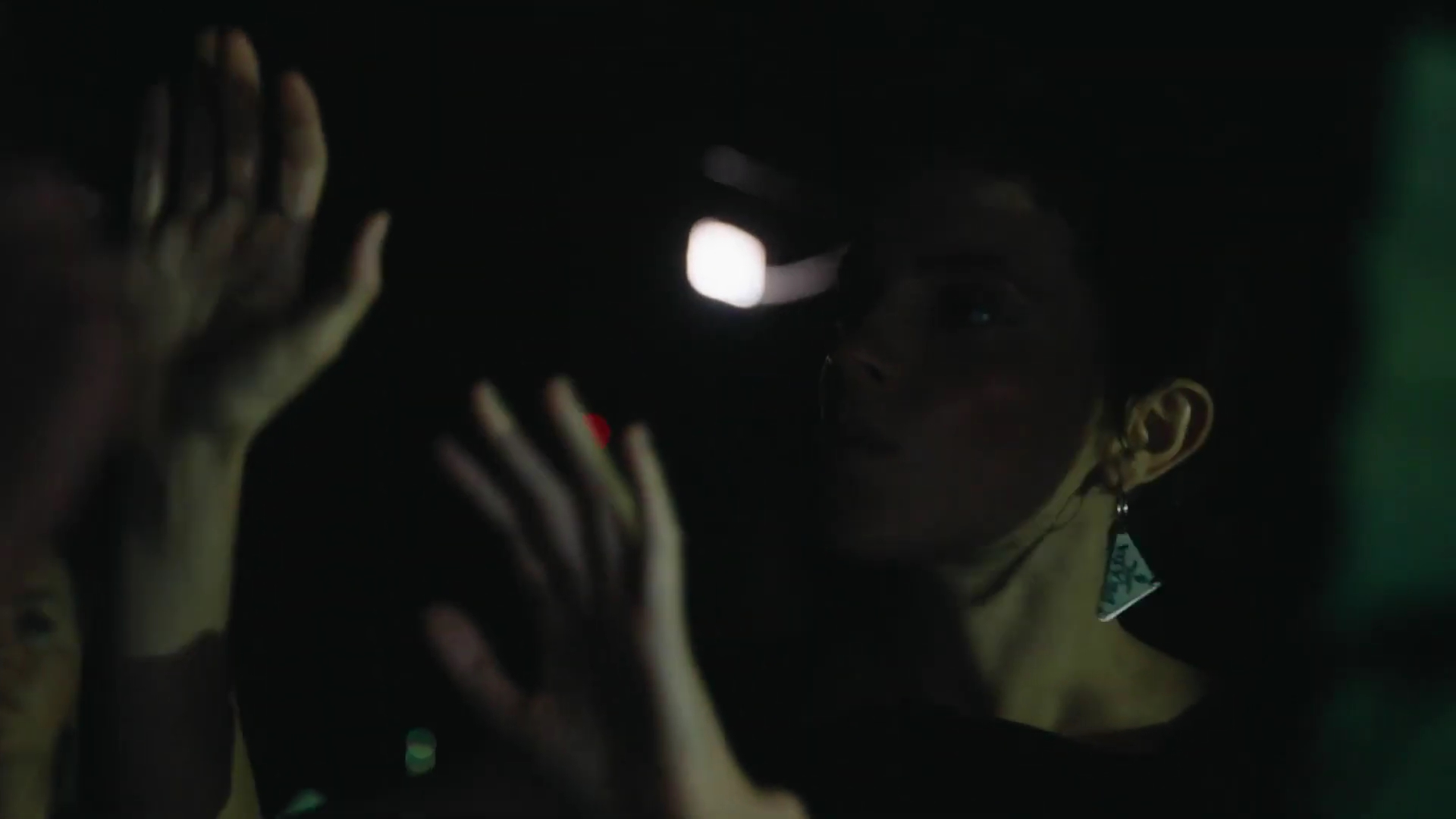 EmmaWatsonFan-dot-nl_2022PradaParadoxeFilm-MakingOf0068.jpg EmmaWatsonFan-dot-nl_2022PradaParadoxeFilm-MakingOf0068.jpg