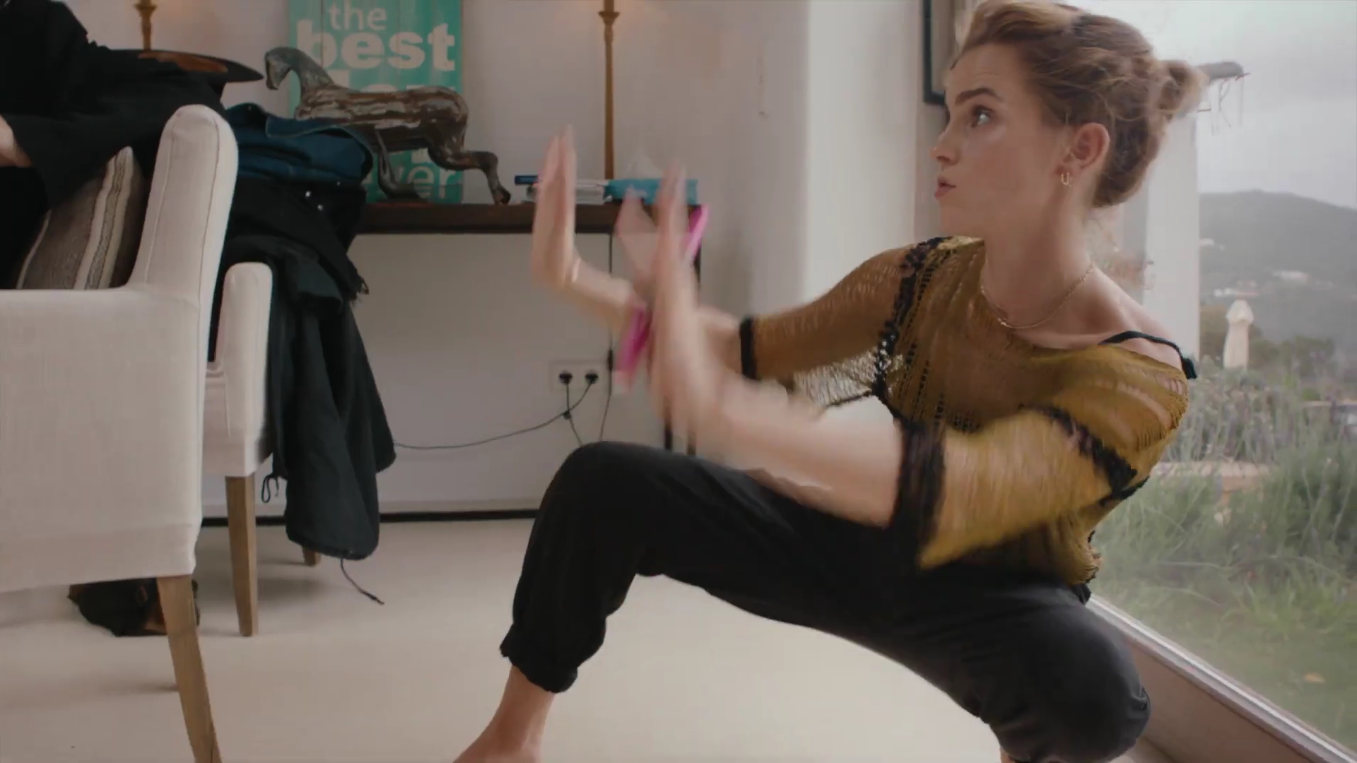 EmmaWatsonFan-dot-nl_2022PradaParadoxeFilm-MakingOf0074.jpg EmmaWatsonFan-dot-nl_2022PradaParadoxeFilm-MakingOf0074.jpg