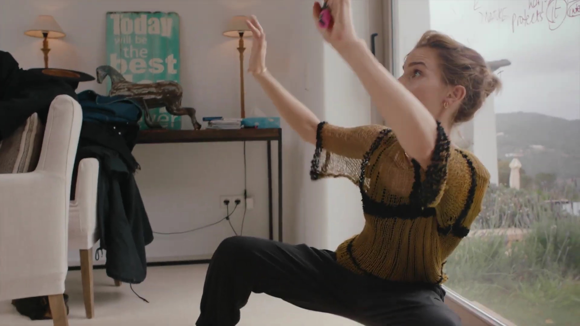 EmmaWatsonFan-dot-nl_2022PradaParadoxeFilm-MakingOf0075.jpg EmmaWatsonFan-dot-nl_2022PradaParadoxeFilm-MakingOf0075.jpg