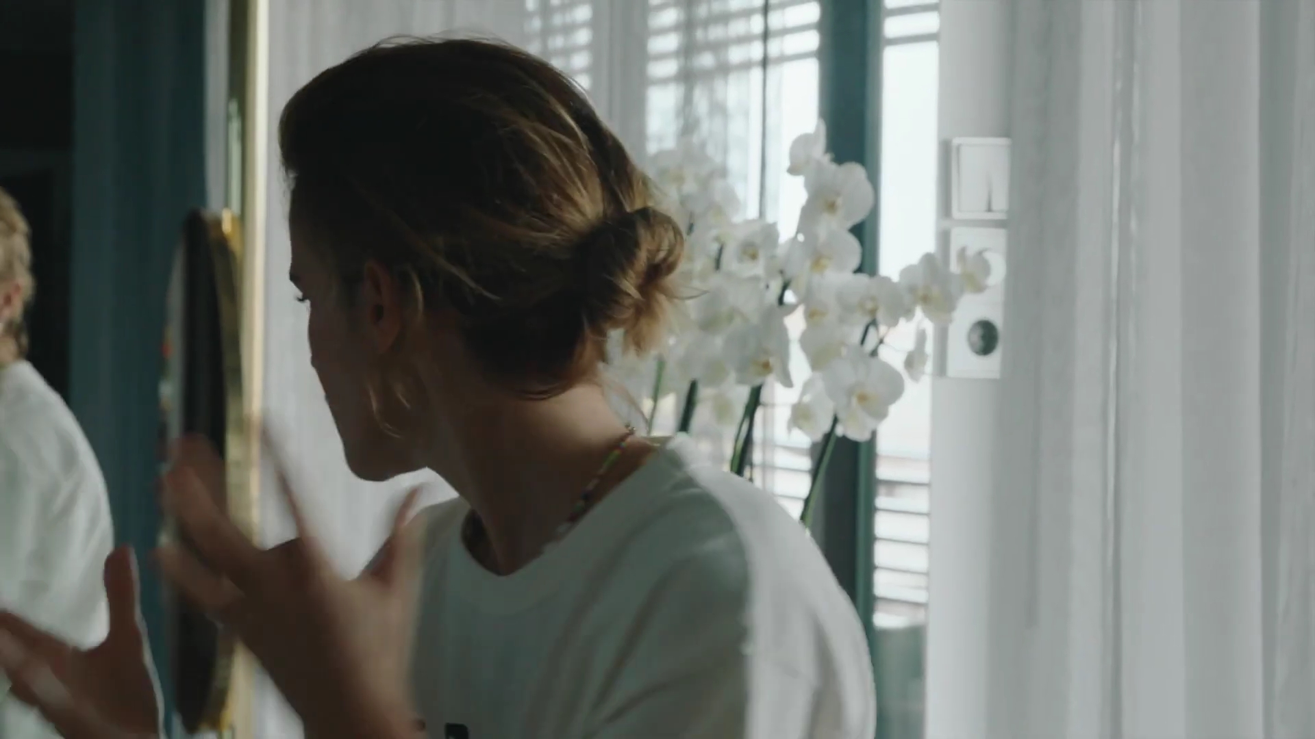 EmmaWatsonFan-dot-nl_2022PradaParadoxeFilm-MakingOf0094.jpg EmmaWatsonFan-dot-nl_2022PradaParadoxeFilm-MakingOf0094.jpg