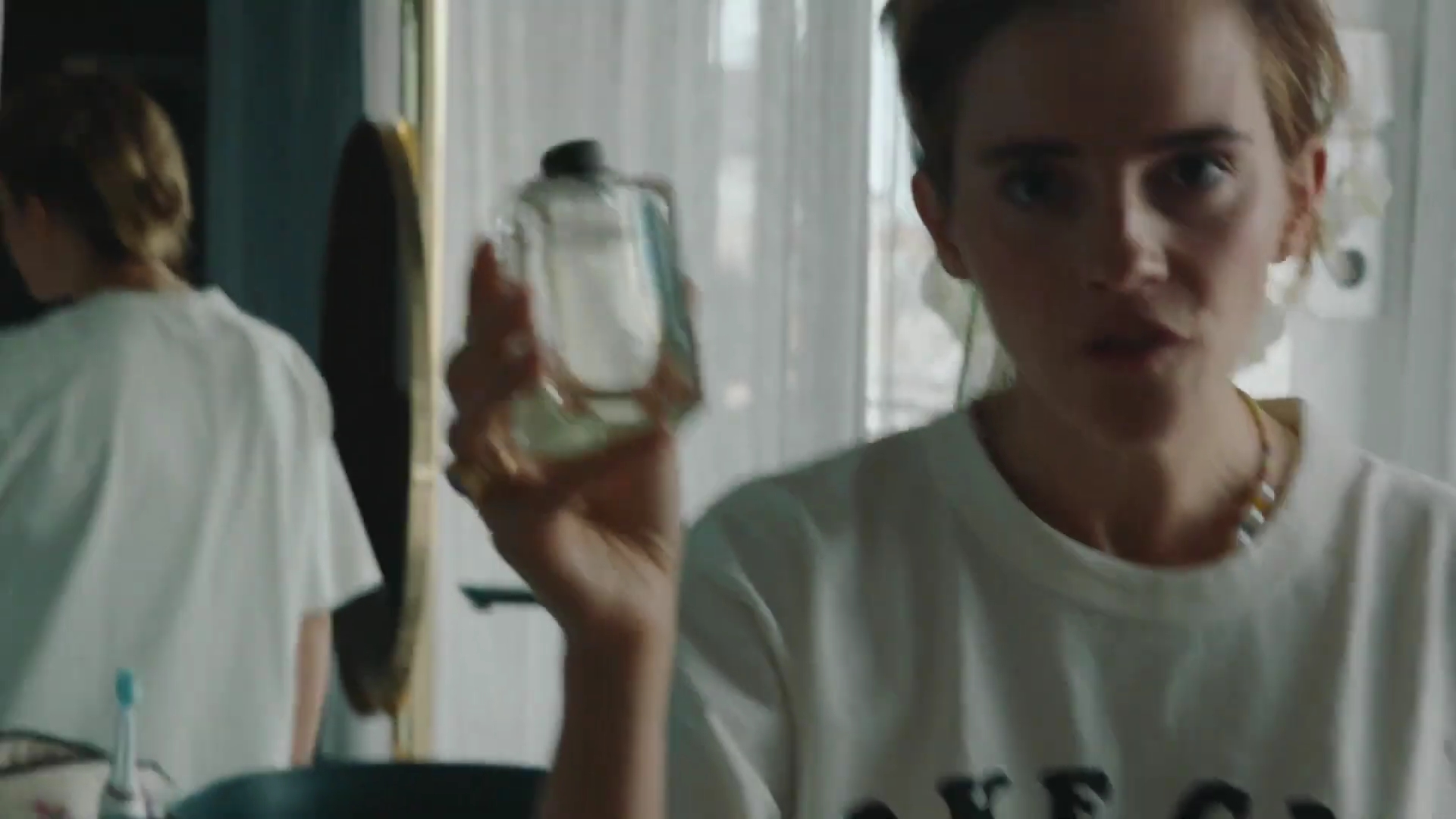 EmmaWatsonFan-dot-nl_2022PradaParadoxeFilm-MakingOf0100.jpg EmmaWatsonFan-dot-nl_2022PradaParadoxeFilm-MakingOf0100.jpg