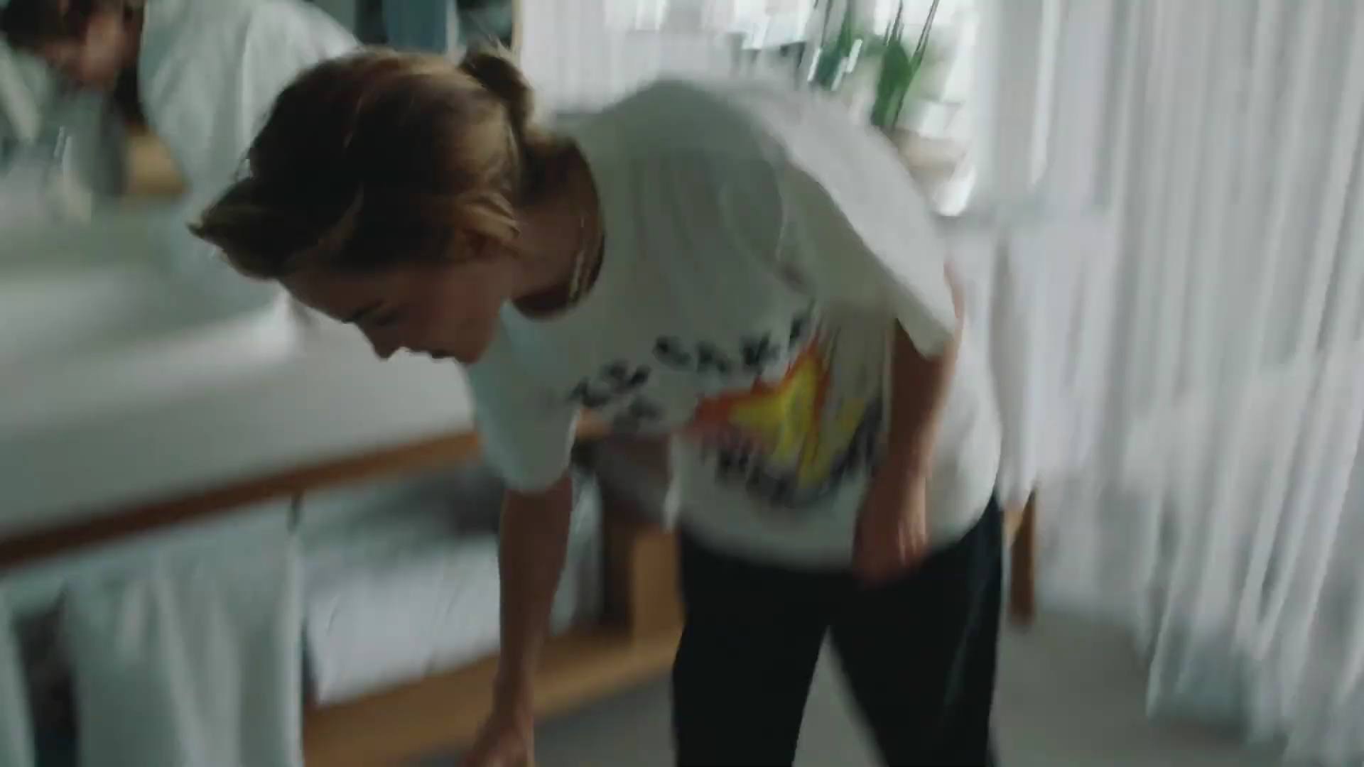 EmmaWatsonFan-dot-nl_2022PradaParadoxeFilm-MakingOf0105.jpg EmmaWatsonFan-dot-nl_2022PradaParadoxeFilm-MakingOf0105.jpg